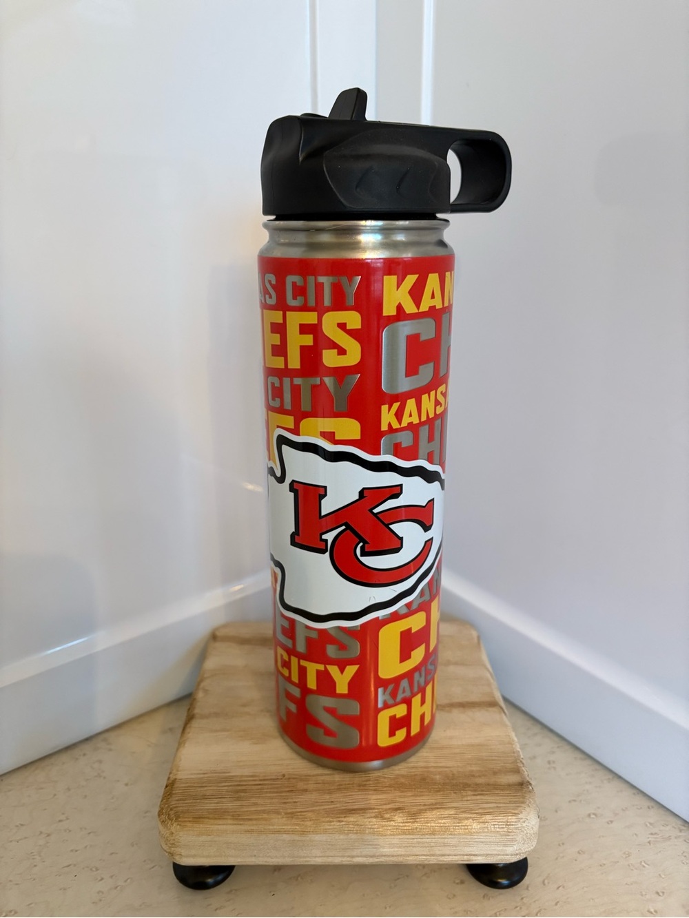 Kansas City Chiefs Red Stainless Water Bottle with Straw Lid